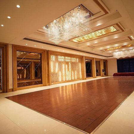 Hotel Amora - Rajnandgaon Raj Nandgaon Екстериор снимка