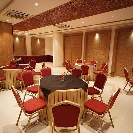 Hotel Amora - Rajnandgaon Raj Nandgaon Екстериор снимка