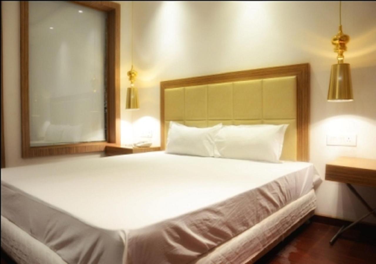 Hotel Amora - Rajnandgaon Raj Nandgaon Екстериор снимка