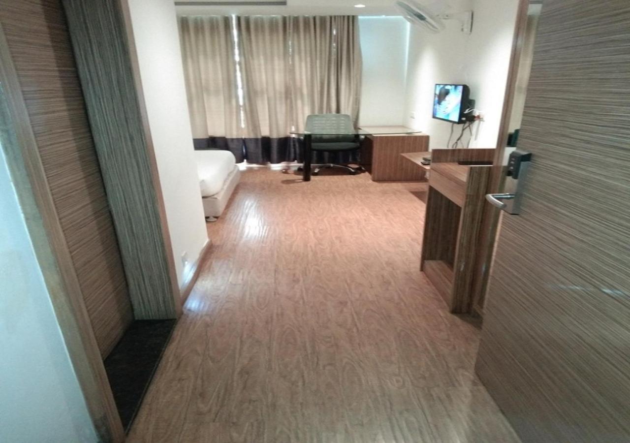 Hotel Amora - Rajnandgaon Raj Nandgaon Екстериор снимка