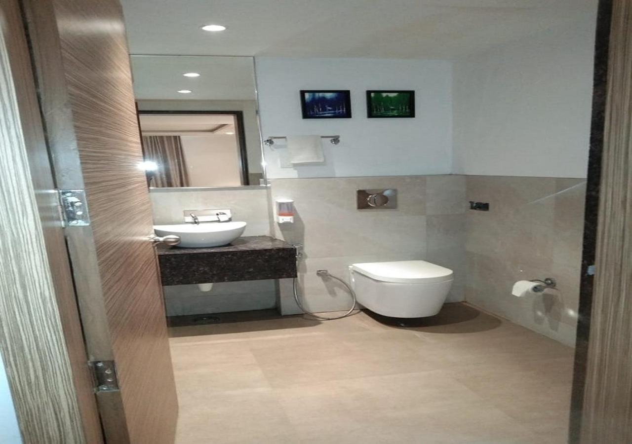 Hotel Amora - Rajnandgaon Raj Nandgaon Екстериор снимка