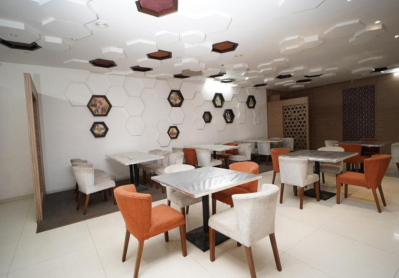 Hotel Amora - Rajnandgaon Raj Nandgaon Екстериор снимка