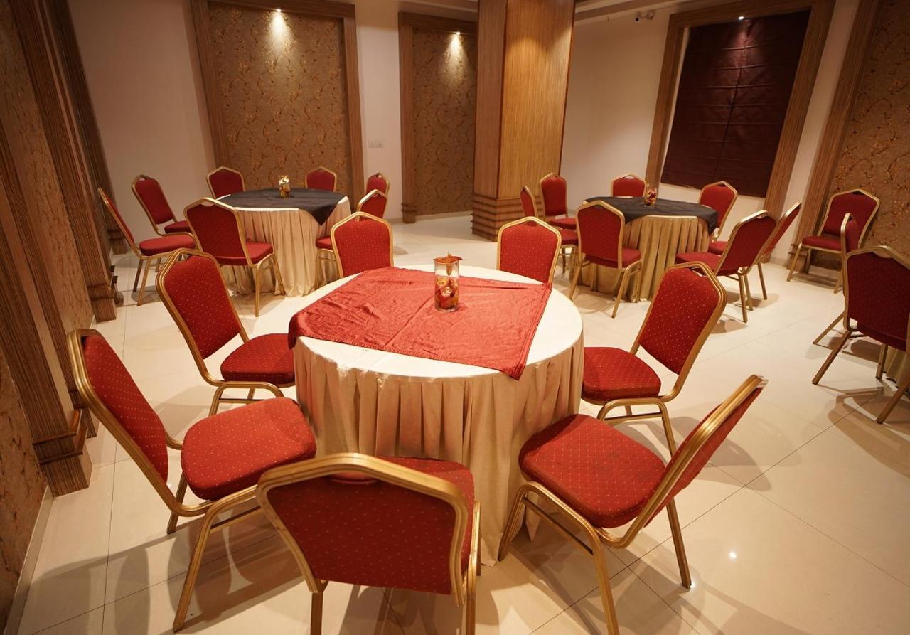 Hotel Amora - Rajnandgaon Raj Nandgaon Екстериор снимка