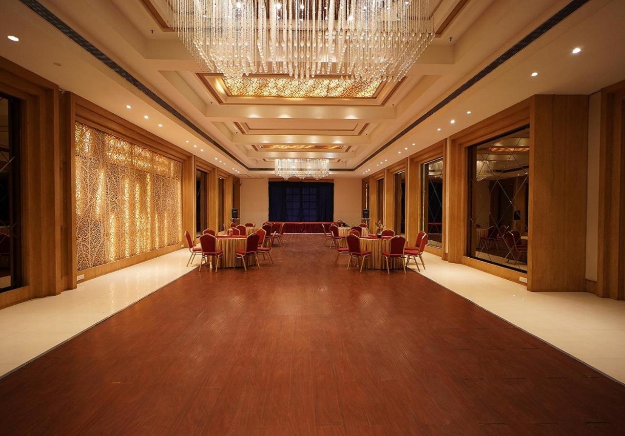 Hotel Amora - Rajnandgaon Raj Nandgaon Екстериор снимка