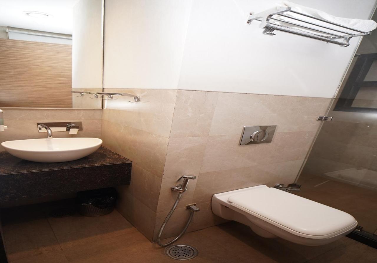Hotel Amora - Rajnandgaon Raj Nandgaon Екстериор снимка