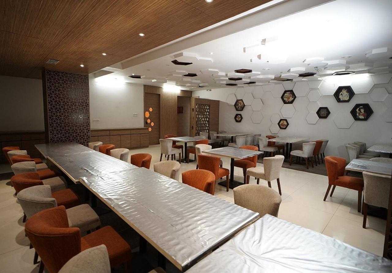 Hotel Amora - Rajnandgaon Raj Nandgaon Екстериор снимка