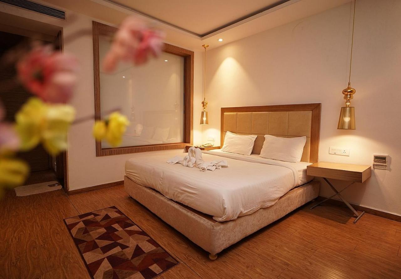 Hotel Amora - Rajnandgaon Raj Nandgaon Екстериор снимка