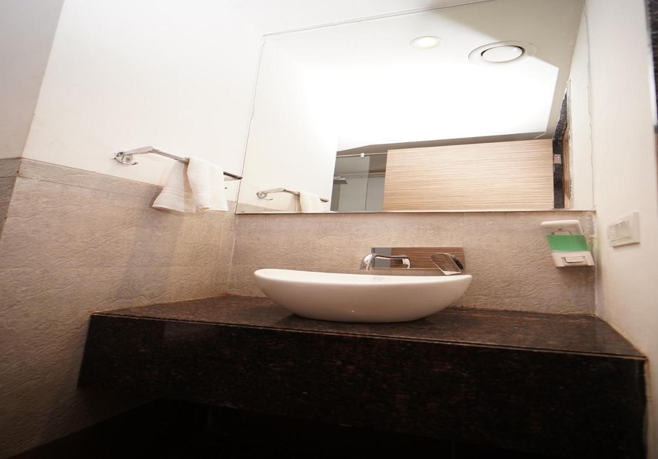 Hotel Amora - Rajnandgaon Raj Nandgaon Екстериор снимка