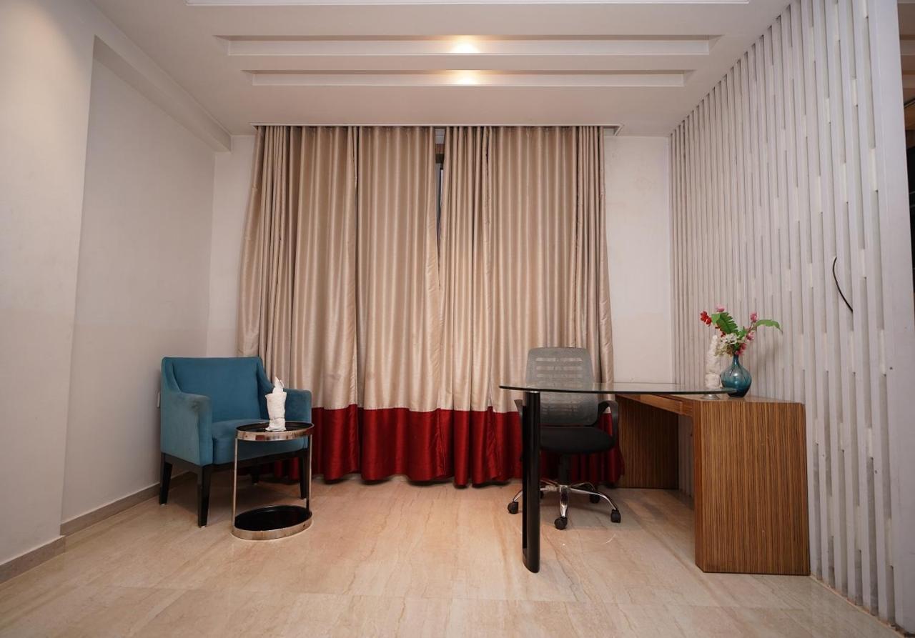 Hotel Amora - Rajnandgaon Raj Nandgaon Екстериор снимка